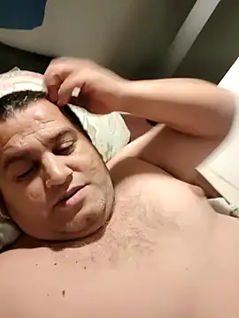 Snapshot of Zsoltzsolti23 chatting on November 2025 10:32:01 PM Zsoltzsolti23 online show from November 2025 10:32:01 PM