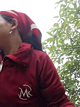 miomio-12 online show from November 2025 12:44:01 AM