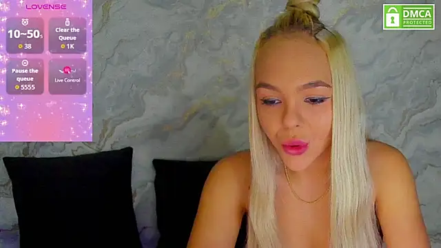 Snapshot of Daisy_Abby03 chatting on November 2025 09:20:01 AM Daisy Abby03 online show from November 2025 09:20:01 AM