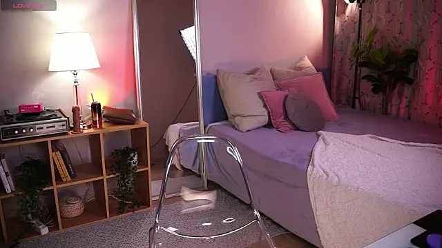 Snapshot of YokoKoko_ chatting on December 2025 06:20:01 AM YokoKoko online show from December 2025 06:20:01 AM