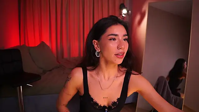 Snapshot of YokoKoko_ chatting on April 2026 05:45:01 AM YokoKoko online show from April 2026 05:45:01 AM