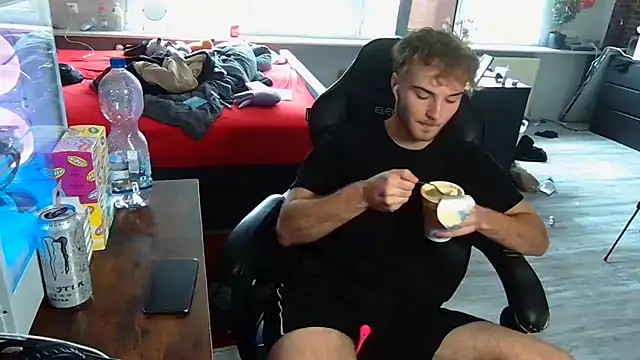 WolkenJunge2006 online show from October 2025 09:17:02 AM