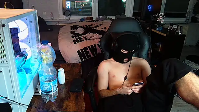 WolkenJunge2006 online show from November 2025 09:17:02 PM