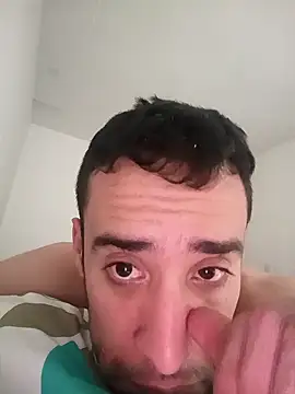 Snapshot of miguevice chatting on October 2025 08:30:01 PM miguevice online show from October 2025 08:30:01 PM