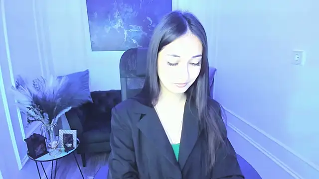 TiffanyYounge online show from March 2026 04:50:01 AM