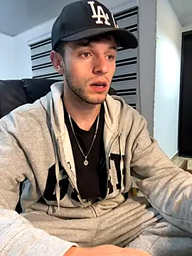 noah red online show from October 2025 04:02:01 AM