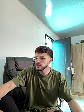 Snapshot of noah_red chatting on December 2025 02:55:01 PM noah red online show from December 2025 02:55:01 PM