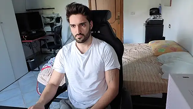 Al3xox02 online show from February 2026 08:35:02 AM