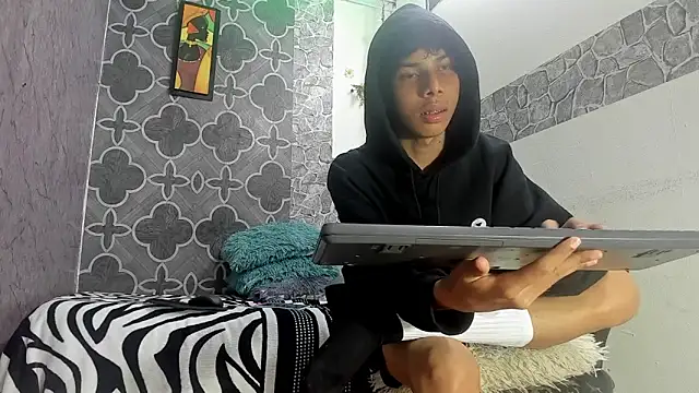 sexyboys cutex18 online show from February 2026 12:44:02 AM