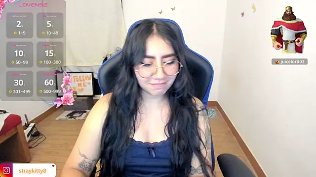 LoveLyy- online show from April 2026 11:32:02 PM