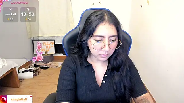 LoveLyy- online show from June 2026 11:18:01 PM