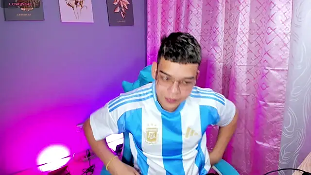 alex boyy online show from October 2025 01:04:02 AM