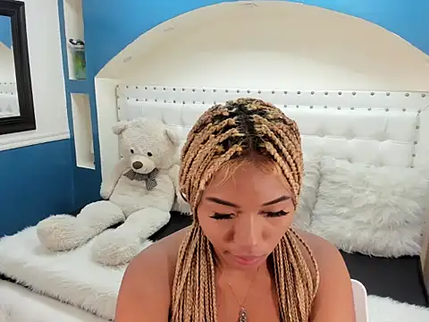 lili harvey online show from October 2025 09:48:02 PM