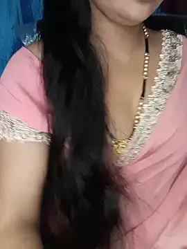 Snapshot of Rashmi_011 chatting on June 2026 12:44:01 AM Rashmi 011 online show from June 2026 12:44:01 AM