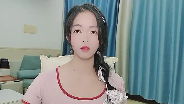 Q Yumi online show from October 2025 10:27:01 AM