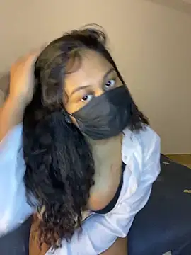 Monica  Bellucci   online show from December 2025 02:46:02 PM