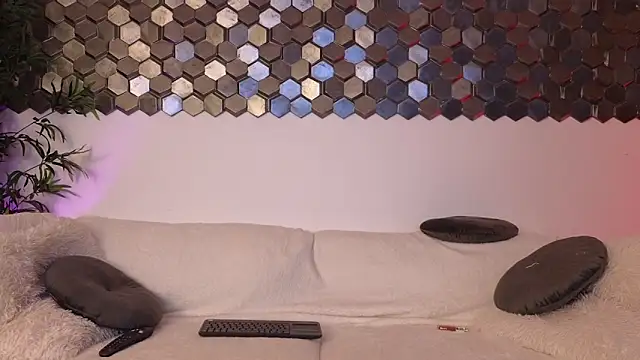 Ashley luxx online show from February 2026 06:30:02 AM