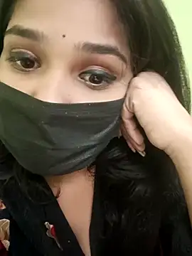 Snapshot of Beautiful_Eye chatting on December 2025 05:29:02 PM Beautiful Eye online show from December 2025 05:29:02 PM