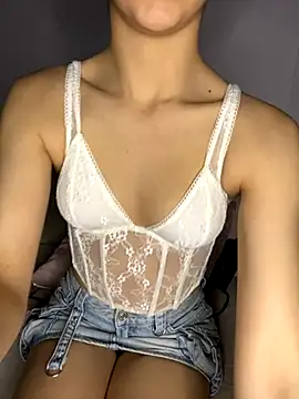 christalles online show from November 2025 08:30:02 PM