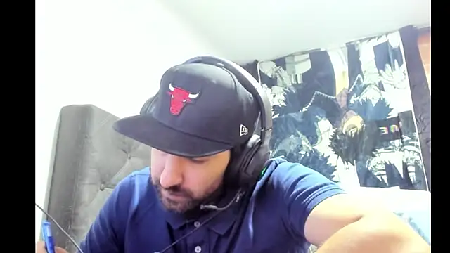 coolfriki online show from December 2025 01:44:01 AM