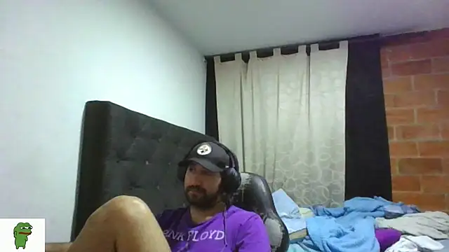 Snapshot of coolfriki chatting on July 2026 04:31:01 AM coolfriki online show from July 2026 04:31:01 AM