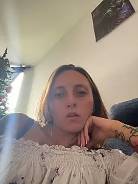 Mia dca online show from December 2025 07:31:01 PM