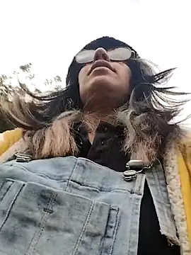 Abby 2-1 online show from December 2025 09:42:02 PM