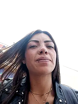 Snapshot of Saray_1-2 chatting on October 2025 06:20:01 PM Saray 1-2 online show from October 2025 06:20:01 PM