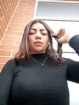 Snapshot of Saray_1-2 chatting on October 2025 07:03:01 PM Saray 1-2 online show from October 2025 07:03:01 PM