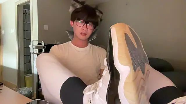 Snapshot of iambennet chatting on December 2025 01:04:02 PM iambennet online show from December 2025 01:04:02 PM