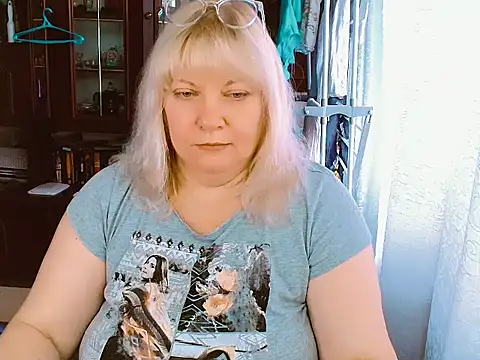 Snapshot of DiamondNata chatting on October 2025 10:40:02 AM DiamondNata online show from October 2025 10:40:02 AM