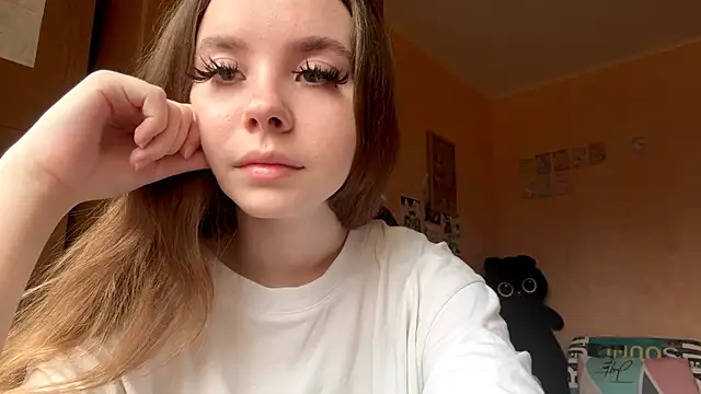 Snapshot of EhtelBiondi chatting on November 2025 08:14:02 AM EhtelBiondi online show from November 2025 08:14:02 AM