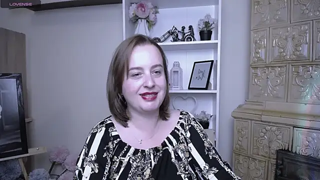 HelenFl online show from October 2025 09:02:01 AM