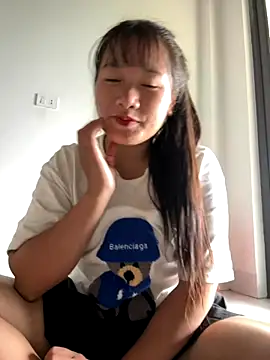 TrangNemo online show from October 2025 05:41:02 AM