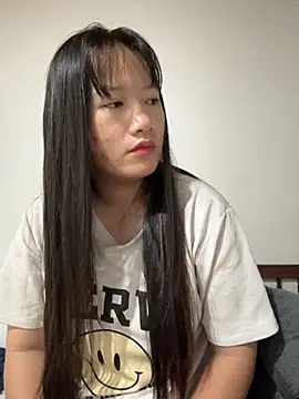 TrangNemo online show from November 2025 10:19:02 PM