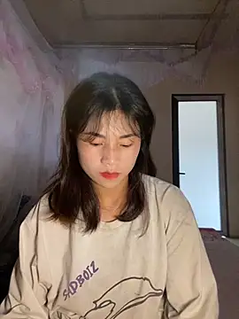 Snapshot of Mylinh- chatting on October 2025 09:41:01 AM Mylinh- online show from October 2025 09:41:01 AM