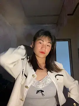 Snapshot of Mylinh- chatting on October 2025 02:12:02 AM Mylinh- online show from October 2025 02:12:02 AM