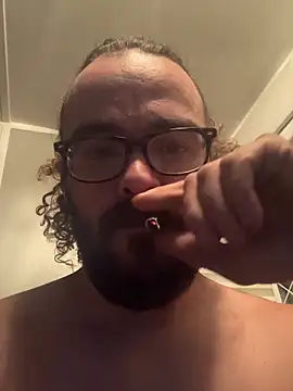 Snapshot of LumpaCoal chatting on November 2025 04:23:02 AM LumpaCoal online show from November 2025 04:23:02 AM