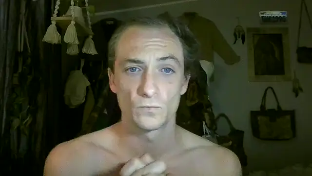 Snapshot of Dubbsssss chatting on April 2026 07:11:01 AM Dubbsssss online show from April 2026 07:11:01 AM