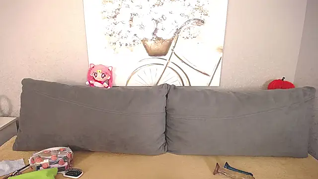 Evarey  online show from October 2025 04:35:02 AM