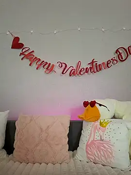 Evarey  online show from February 2026 06:32:02 AM