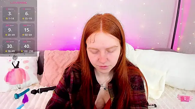 Snapshot of Evarey_ chatting on April 2026 05:02:02 AM Evarey online show from April 2026 05:02:02 AM
