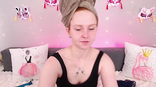 Snapshot of Evarey_ chatting on July 2026 05:01:01 AM Evarey online show from July 2026 05:01:01 AM