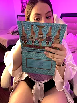 kattee adams online show from November 2025 08:12:01 PM