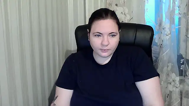 Snapshot of XLisaBlueXs_ chatting on October 2025 04:32:02 AM XLisaBlueXs online show from October 2025 04:32:02 AM