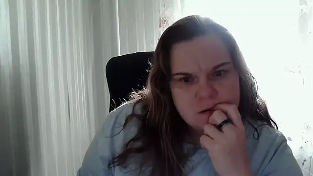 Snapshot of XLisaBlueXs_ chatting on October 2025 06:56:01 AM XLisaBlueXs online show from October 2025 06:56:01 AM