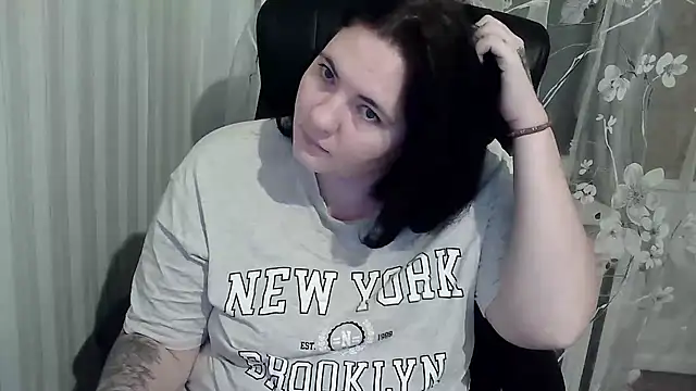 Snapshot of XLisaBlueXs_ chatting on October 2025 07:46:02 PM XLisaBlueXs online show from October 2025 07:46:02 PM
