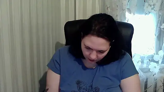 Snapshot of XLisaBlueXs_ chatting on October 2025 10:27:01 AM XLisaBlueXs online show from October 2025 10:27:01 AM