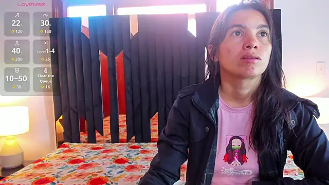 Sofy and Mia online show from November 2025 12:37:01 PM