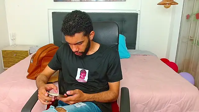 andresnoir  online show from December 2025 01:50:02 PM